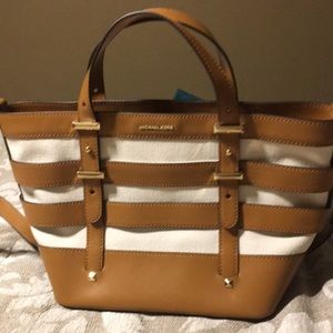 Micheal Kors purse